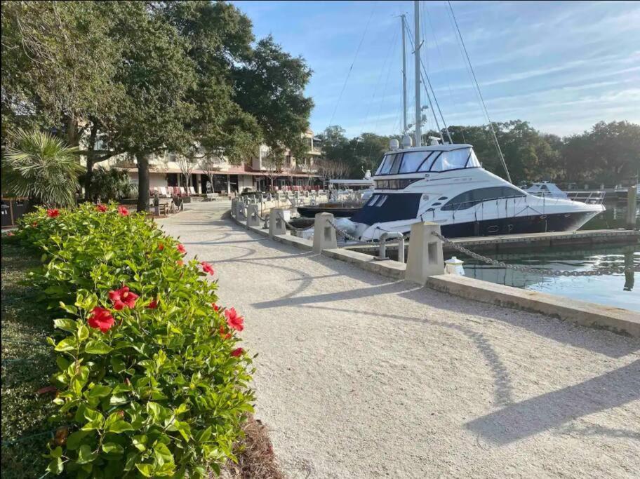 Вілла New Pics! Harbour Town 3Br/3Ba - Pool Access - Book Now Гілтон-Гед-Айленд Екстер'єр фото